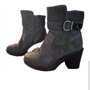 Tan Born boots. Size 8